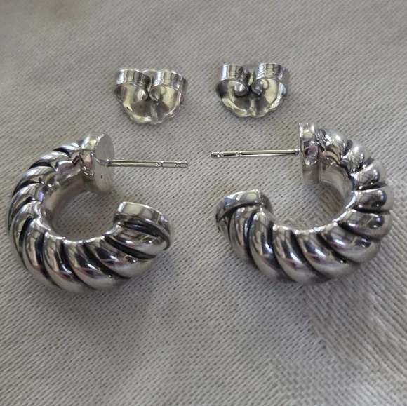 David Yurman Sculpted Cable Shrimp Earrings in Sterling Silver - Picture 6 of 14